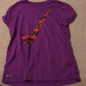 Nike short sleeved tee